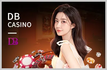 Cầu thủ bóng chuyền đang đập bóng qua lưới